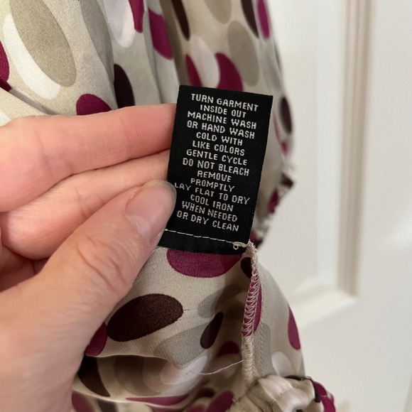 Zac & Rachel Womens XL Geometric Print Button Down Blouse Top Beige Burgundy - Picture 5 of 7